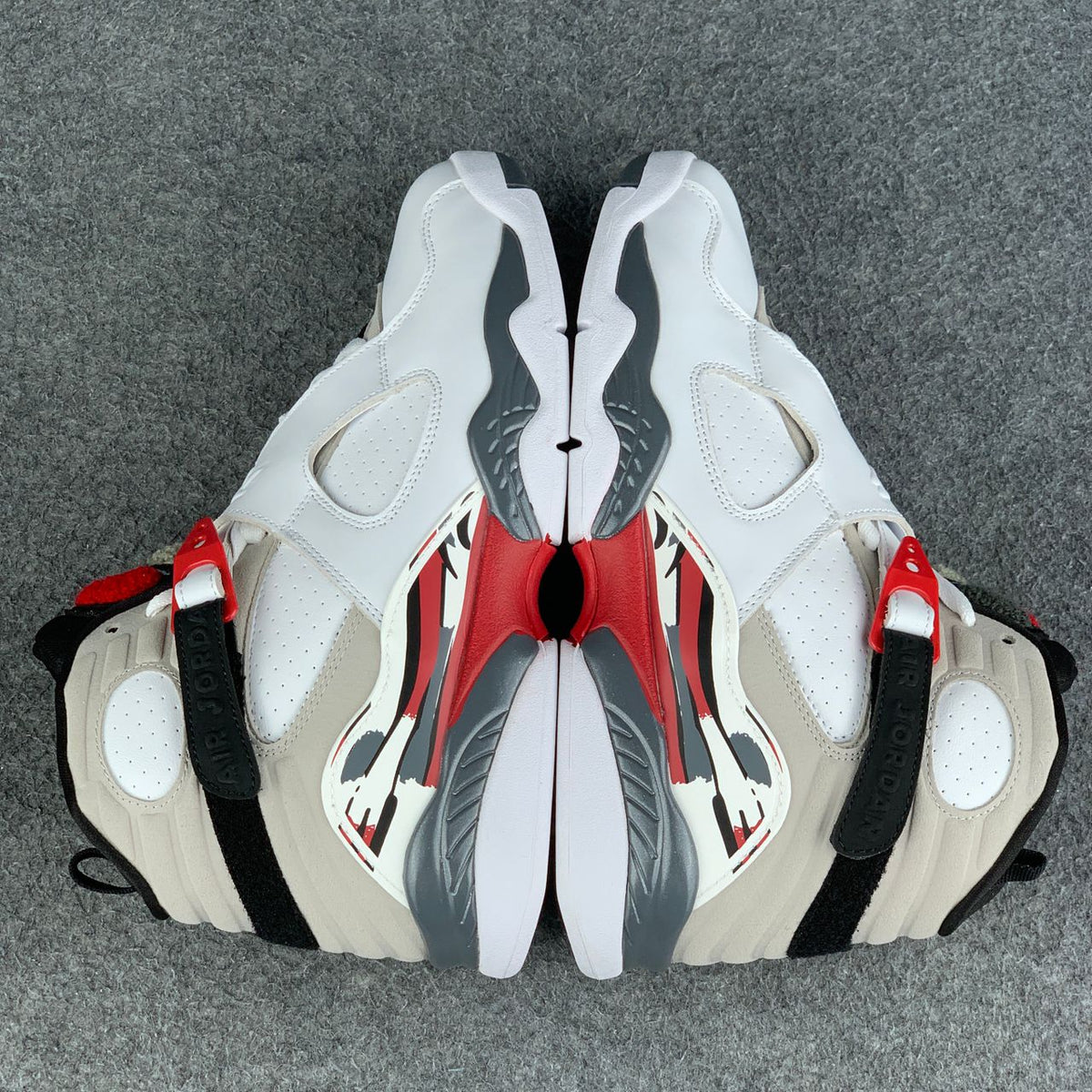 Air Jordan 8 Retro 'Bugs Bunny' 2025