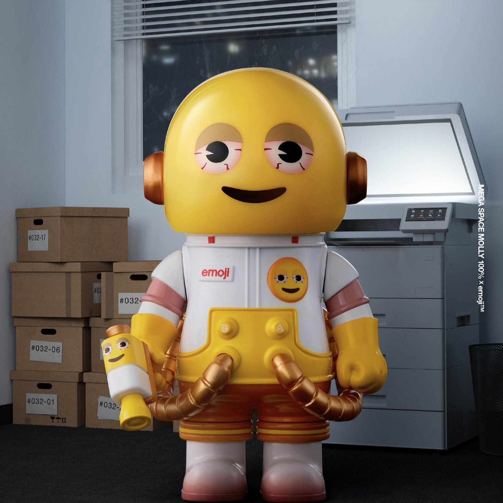 MEGA SPACE MOLLY 100% × emoji™ Series